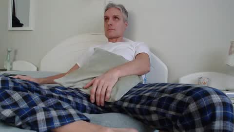 Daniel Bisexual uncut 20cm online show from 02.08.25