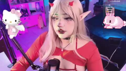 Snapshot of toky_doll chatting on 06.18.26 toky online show from 06.18.26