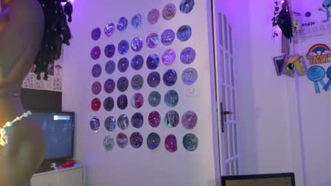 Snapshot of tokyo_wld chatting on 01.02.25 Athena Fantasy online show from 01.02.25