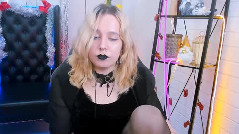 Snapshot of tollimoll chatting on 01.09.25 Tolli Moll online show from 01.09.25