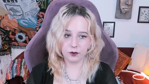 Snapshot of tollimoll chatting on 01.13.25 Tolli Moll online show from 01.13.25