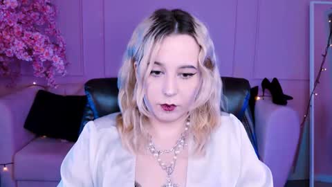 Snapshot of tollimoll chatting on 01.18.25 Tolli Moll online show from 01.18.25