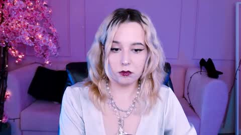 Snapshot of tollimoll chatting on 01.18.25 Tolli Moll online show from 01.18.25