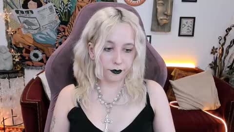 Snapshot of tollimoll chatting on 02.13.25 Tolli Moll online show from 02.13.25