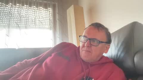 Tom online show from 01.10.25