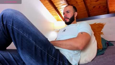   online show from 11.04.25