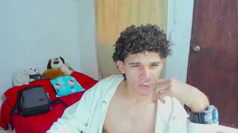 Tom Blue online show from 09.22.25