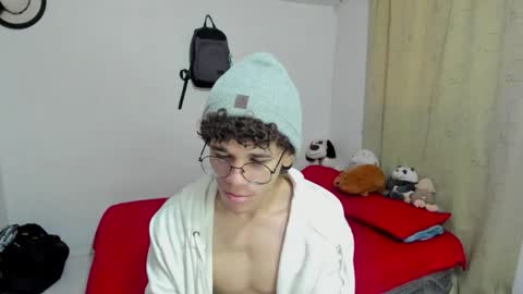 Tom Blue online show from 10.01.25