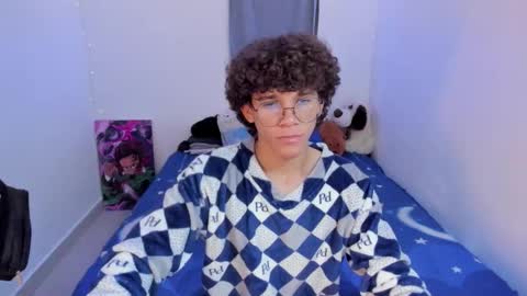 Tom Blue online show from 03.04.26