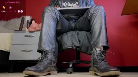 Tom online show from 11.06.25