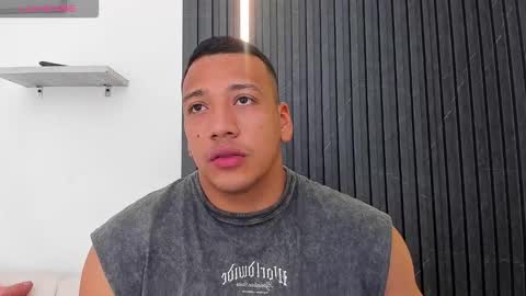 Tom muscle1 online show from 09.11.25