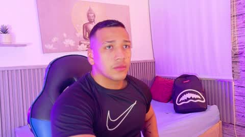 Tom muscle1 online show from 10.19.25