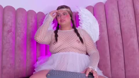 Snapshot of tom_silver_ chatting on 12.21.24 Tom Silver online show from 12.21.24