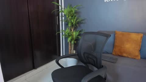 Snapshot of tom_sin_ chatting on 01.18.25 Tom Sin online show from 01.18.25