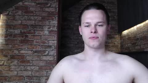 Snapshot of tom_y_ chatting on 10.19.25 Tom online show from 10.19.25