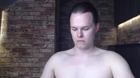 Snapshot of tom_y_ chatting on 10.24.25 Tom online show from 10.24.25