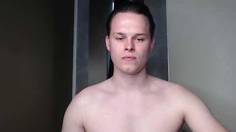 Snapshot of tom_y_ chatting on 10.25.25 Tom online show from 10.25.25