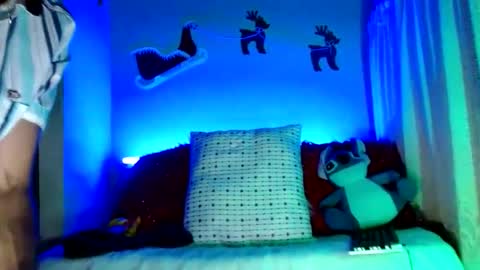 tomas gerauld. make me happy with 10000 tokens online show from 12.23.24