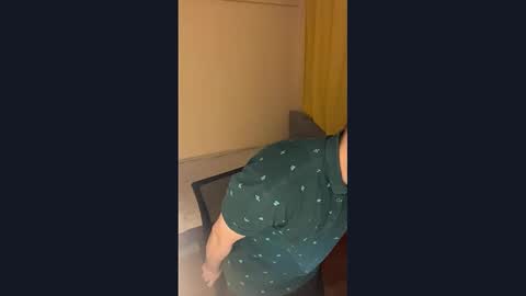 Snapshot of tomas_grey chatting on 12.19.24 Tomas Grey online show from 12.19.24