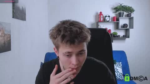 Snapshot of tomas_norton chatting on 12.18.25 tomas_norton online show from 12.18.25