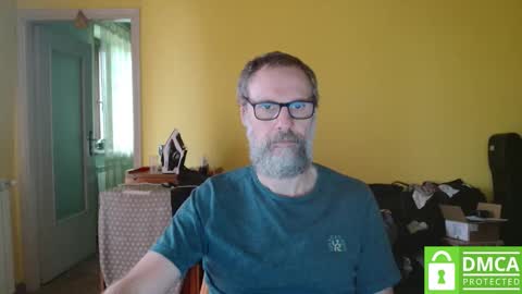 Snapshot of tomasmilian77 chatting on 11.18.25 Tomas Milian online show from 11.18.25