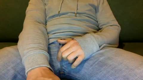 Snapshot of tombi125 chatting on 01.03.25 tombi125 online show from 01.03.25