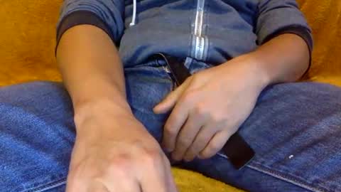 Snapshot of tombi125 chatting on 10.12.25 tombi125 online show from 10.12.25