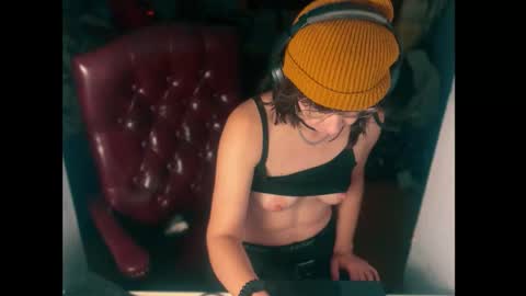 tomboy_titties online show from 11.26.25