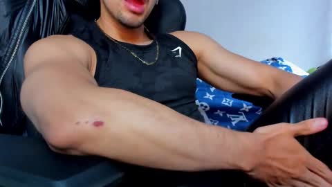 Twitter BreddTommy IG tommy bredd online show from 09.16.25