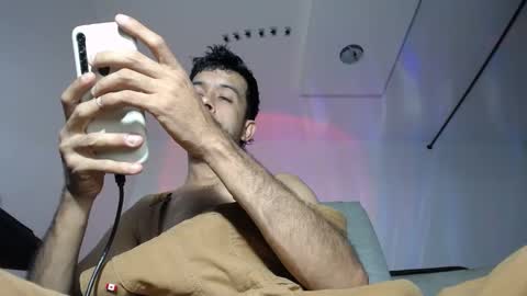   Thomas    online show from 02.19.25