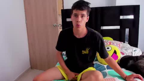 Snapshot of tommy_carlos chatting on 09.08.25 online show from 09.08.25
