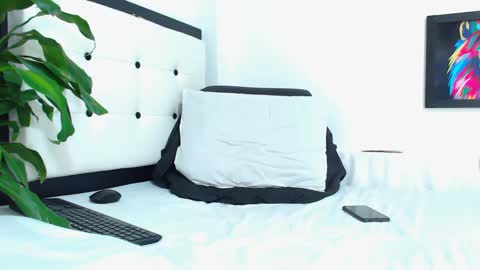 Snapshot of tommy_hotguy chatting on 02.06.25 tommy online show from 02.06.25