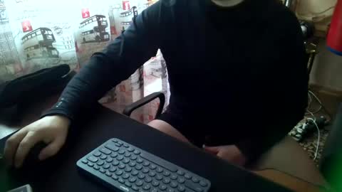 Snapshot of tommy_li_2 chatting on 01.08.25 Tommi Li online show from 01.08.25