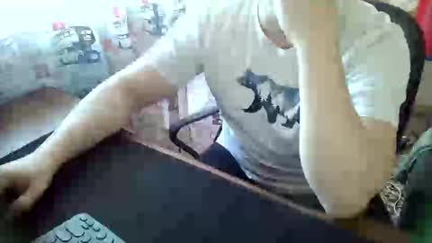 Snapshot of tommy_li_2 chatting on 01.25.25 Tommi Li online show from 01.25.25