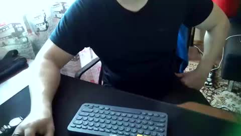 Snapshot of tommy_li_2 chatting on 02.01.25 Tommi Li online show from 02.01.25