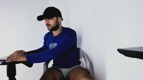 Snapshot of tommy_sccott chatting on 10.28.25 tommy_sccott online show from 10.28.25