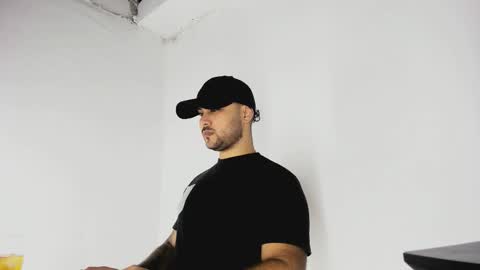 Snapshot of tommy_sccott chatting on 10.29.25 tommy_sccott online show from 10.29.25