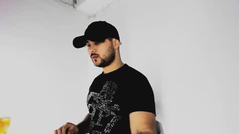 Snapshot of tommy_sccott chatting on 11.09.25 tommy_sccott online show from 11.09.25