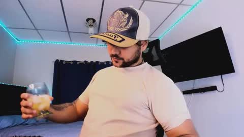 Snapshot of tommy_sccott chatting on 12.16.25 tommy_sccott online show from 12.16.25