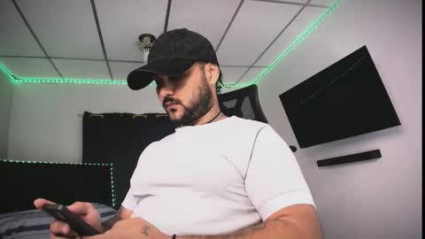 Snapshot of tommy_sccott chatting on 02.15.26 tommy_sccott online show from 02.15.26