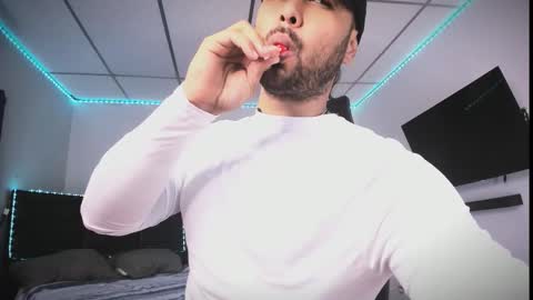 Snapshot of tommy_sccott chatting on 02.27.26 tommy_sccott online show from 02.27.26