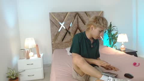 Tommy Foxboy online show from 12.04.24