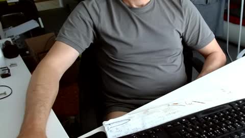 Snapshot of tomtom02029 chatting on 04.28.26 Tom online show from 04.28.26