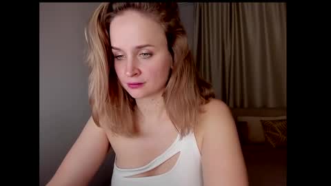 Snapshot of tony_and_alice chatting on 01.01.25 Tony and Alice online show from 01.01.25