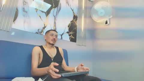 Snapshot of tony_kurt chatting on 11.27.25 TONY online show from 11.27.25