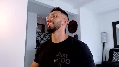 tony muscle1 online show from 01.08.26