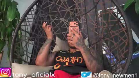 Snapshot of tony_newmen chatting on 02.10.26 tony online show from 02.10.26