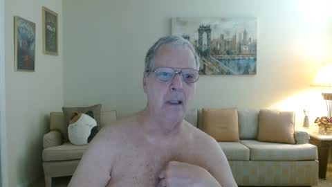 Snapshot of tonysview12000 chatting on 10.21.25 tonysview12000 online show from 10.21.25