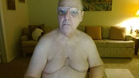 Snapshot of tonysview12000 chatting on 12.15.25 tonysview12000 online show from 12.15.25