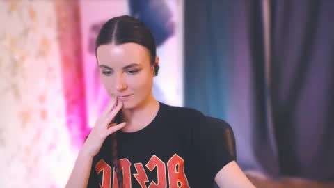 Elizabeth online show from 03.12.25